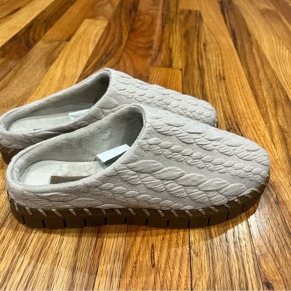 Muk Luks Blush‎ Mules Women's Size 7 Tan Cable Knit - Picture 7 of 8